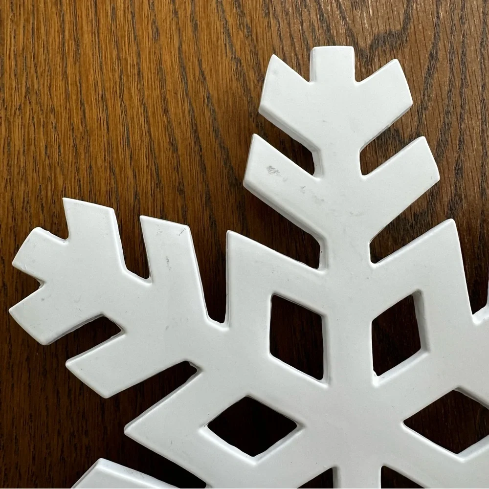 Crate&Barrel White Snowflake Trivet Christmas Holiday Winter Festive Decor